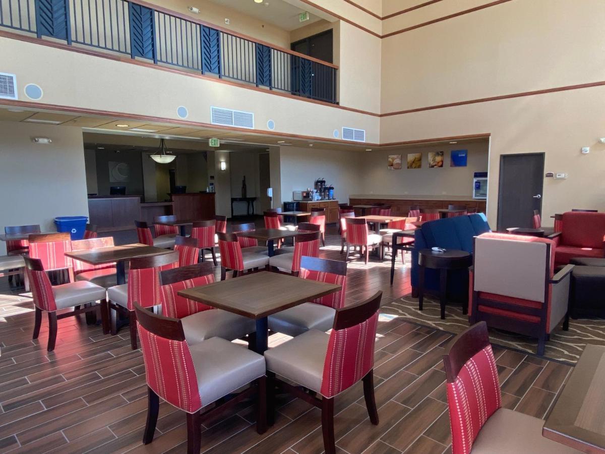 Comfort Inn & Suites Goodland Εξωτερικό φωτογραφία